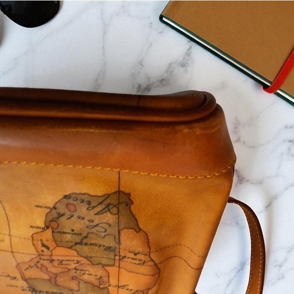 Authentic Alviero Martini Classe World Map Bucket Bag - Picture 10 of 16